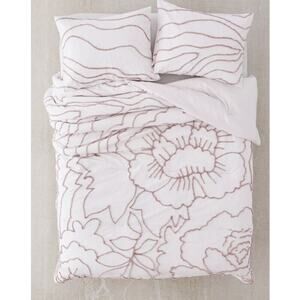 Urban Outfitters Margot Tufted Floral Comforter Lilac Full/Queen